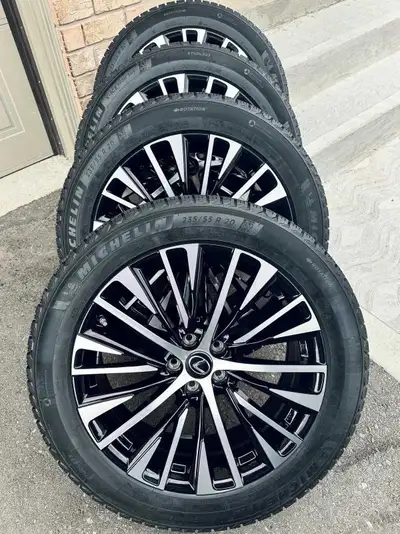 I’m selling 2026 Lexus RX winter package, Worth over $4400, got with vehicle Never use it and still...