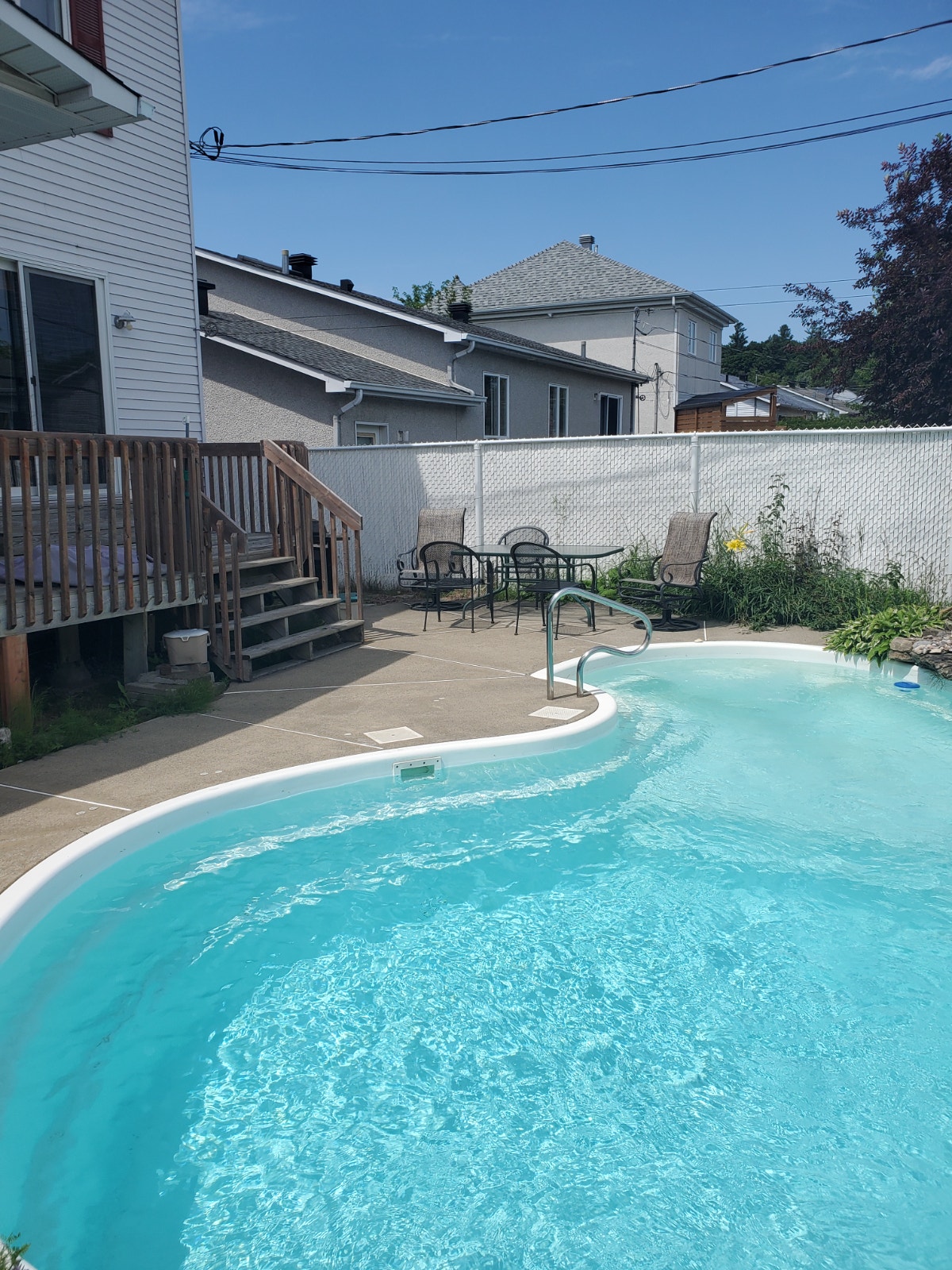 Chambre TOUT INCLUS Blainville – Meublée, Stationnement, piscine — photo 1