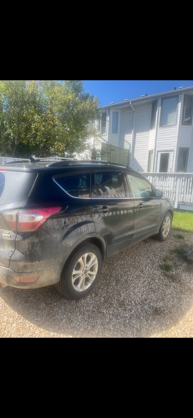 2018 Ford Escape - Clean Title - Runs like a top - 141KM in Cars & Trucks in Red Deer - Image 2