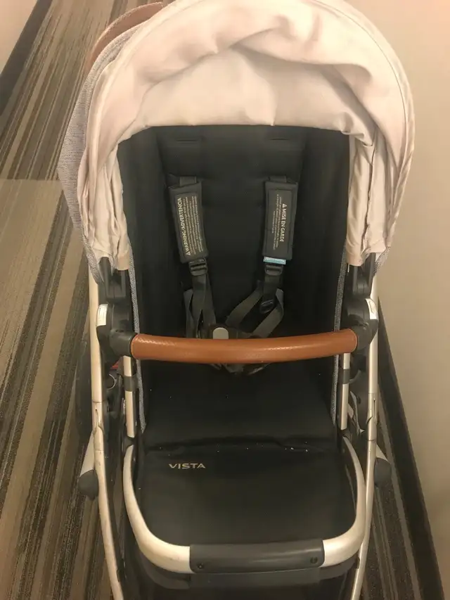 Uppababy Vista Stroller in Strollers, Carriers & Car Seats in City of Toronto - Image 4