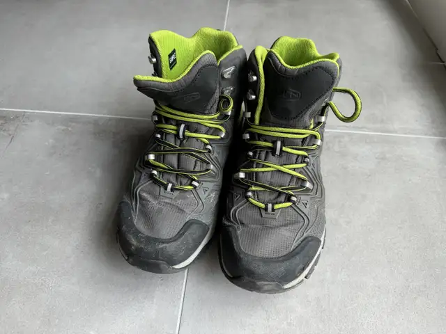 Keen APhlex Waterproof Hiking Boot - Size 9  in Men's Shoes in Markham / York Region - Image 5
