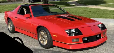 *RED CAR IS JUST A PIC OF WHAT COULD BE* Camaro Z28 with factory T roof Black paint car. (Hood is of...