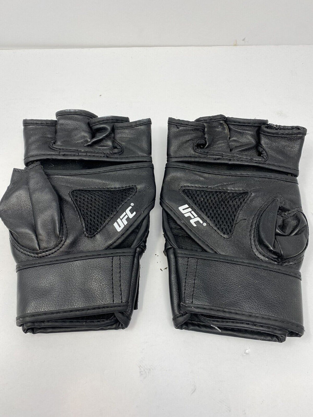 Zufa- UFC MMA Training Gloves Size L-XL Black/Red Nice! in Exercise Equipment in Cambridge - Image 2