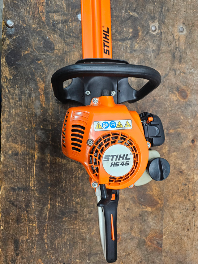 Stihl Hs45 hedge trimmer in Lawnmowers & Leaf Blowers in Woodstock - Image 3
