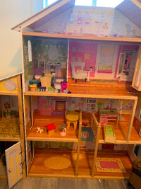 Kidkraft doll house