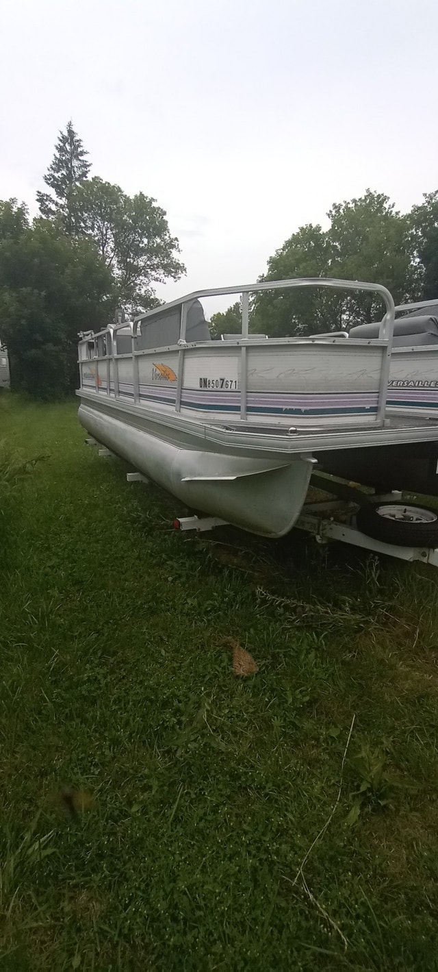 20' large size pontoon boat for sale with trailer. Personal Watercraft Trenton Kijiji