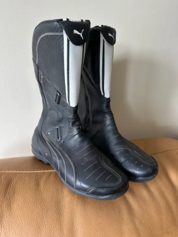 Full motorcycle gear set - women plus unisex Shoei RF1000 helmet in Other in Kawartha Lakes - Image 4