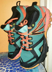 Chaussure Merrell taille 8USA femme.