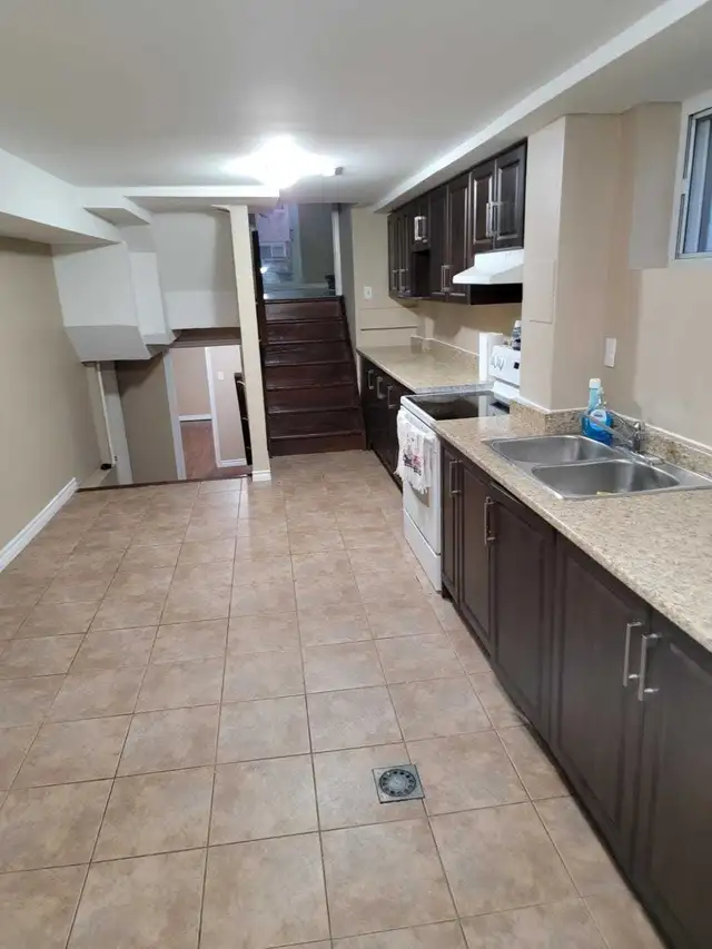 3 BEDROOM BASEMENT IN BRAMPTON  in Long Term Rentals in Mississauga / Peel Region - Image 4