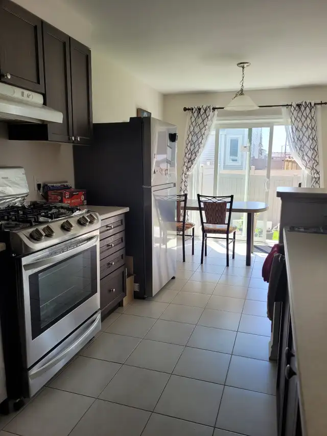 Room for rent ( female only ) in Room Rentals & Roommates in Ottawa - Image 5