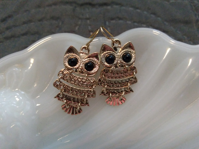 Adorable Gold Tone Owl Earrings in Jewellery & Watches in Mississauga / Peel Region