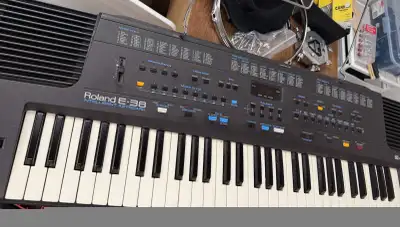 Roland E38 61 keyboard, View more
