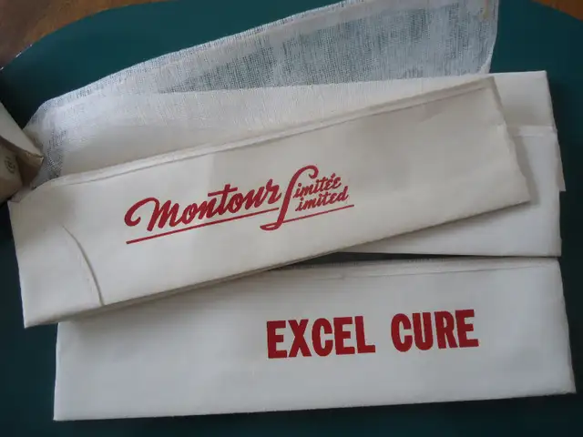 1950 Snack Bar Restaurant Caps 5  Couvre-Chefs Carton Tissu Bte in Arts & Collectibles in Lévis - Image 3