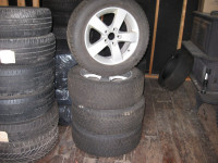 pneus sur mags de toyota scion ct 2011 16 pouces d'hiver
