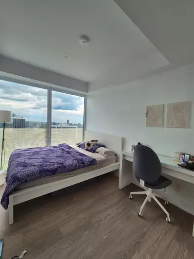Furnished Bedroom Near Eaton Centre