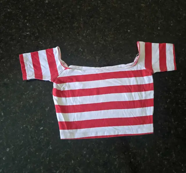 NWT Crop Ts and Tanks XS-S in Women's - Tops & Outerwear in Gatineau - Image 9