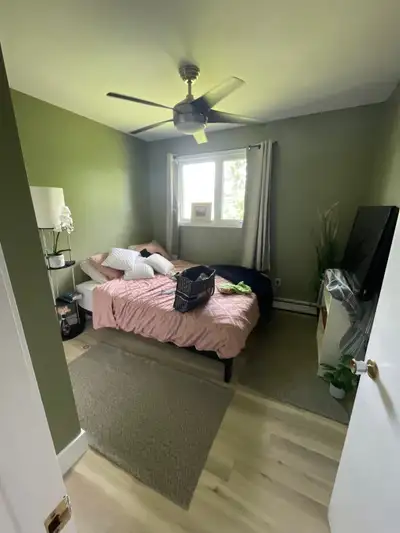 Hi my names Tommy. I have two rooms available but only want to rent one in my home. $750.00-$800.00...