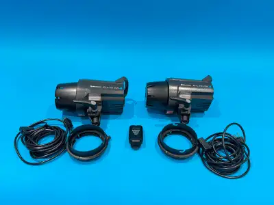 2 Elinchrom D-lite RX 4 strobes. Excellent condition! Only selling because I am downsizing my gear s...