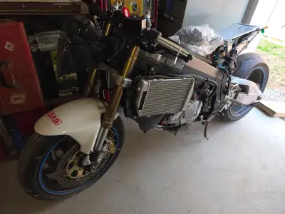 Honda RC51 Motorcycle Track, Race, Stunt Bike Project Parts Bike, View more