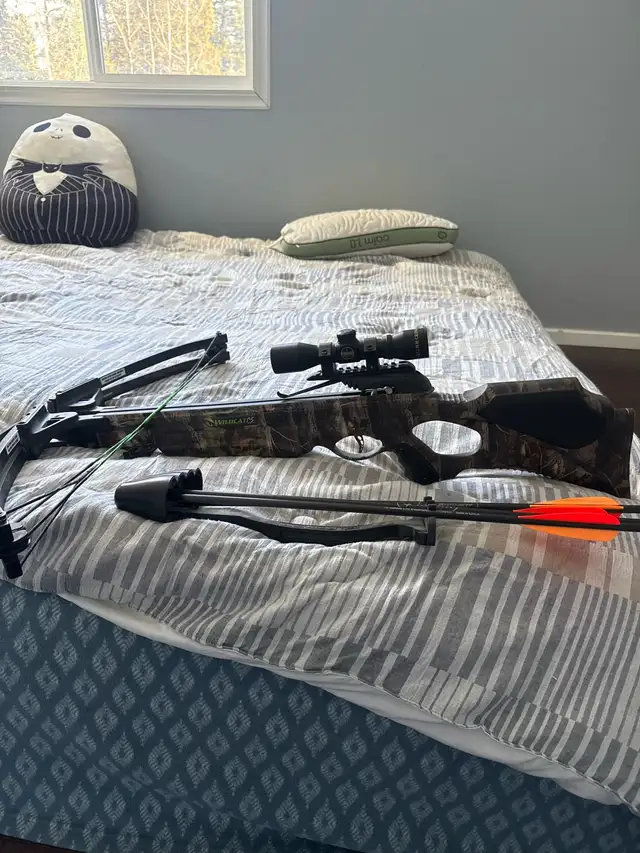 cross bow.    Like new in Fishing, Camping & Outdoors in Prince George - Image 2