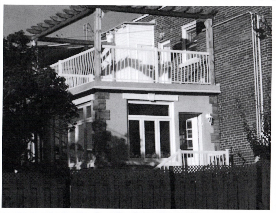 Upper duplex CDN nice sunshine can be rent for room empty 2