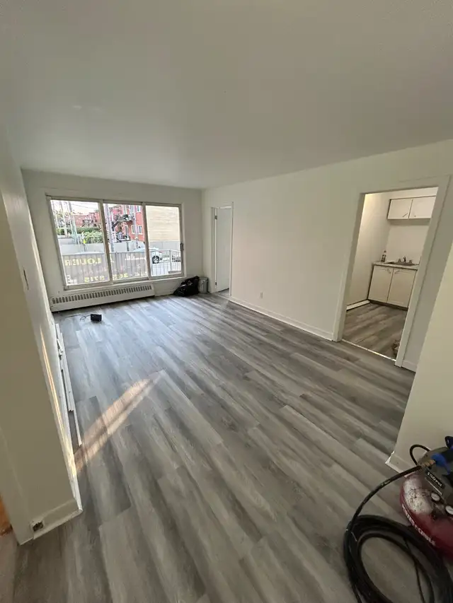 Visite entre 11:00 et 3:00 du Lundi au Vendredi.