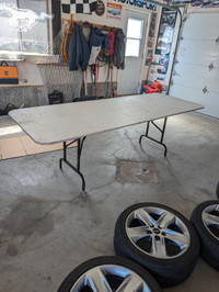 Table pliante en bois-Très solide; 8 pieds x 3 pieds
