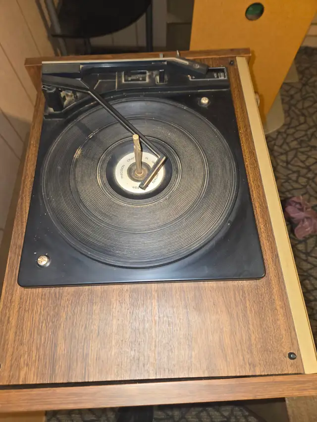 Vintage Sears Stereo Combo in Stereo Systems & Home Theatre in Calgary - Image 2