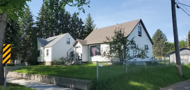 OPPORTUNITY KNOCKS!!! 2 Lots/House Available!!63860084095361122
