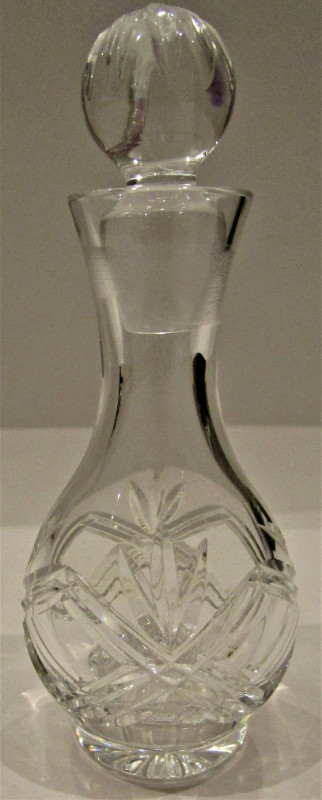 NEW, BRITISH CRYSTAL SCENT BOTTLE & STOPPER in Arts & Collectibles in Hamilton - Image 2