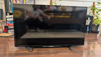 INSIGNIA TV 40", View more