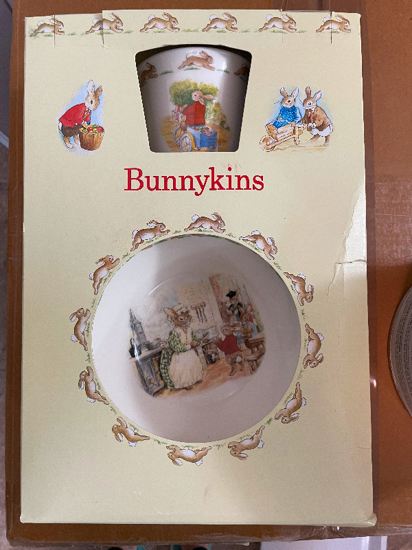 Bunnykins Dish Set in Arts & Collectibles in Oakville / Halton Region - Image 2