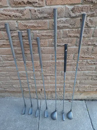 Golf clubs set of  7, View more