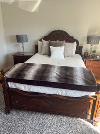 Bedroom set 6  pieces 750$ solid wood 