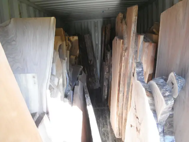 Live edge walnut slabs for table tops in Other in Ottawa - Image 11