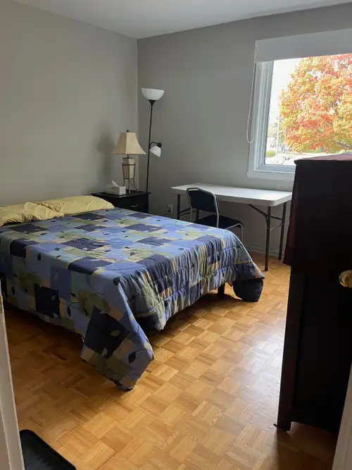 CHAMBRE A LOUER – 700$ /mois Beau secteur de St-Bruno – Paisible – Non-fumeur - Personne tranquille....