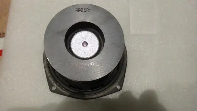 One Energy Connoisseur CF-50 flooring speaker parting out in Speakers in Markham / York Region - Image 4