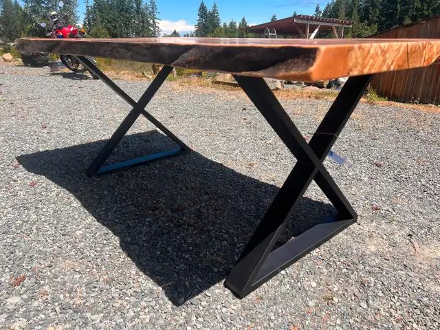 Live edge table in Dining Tables & Sets in St. Albert - Image 8