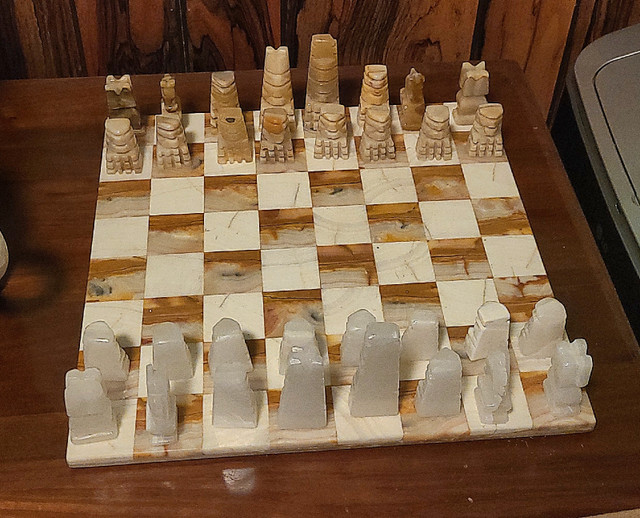 Marble chess set in Toys & Games in Markham / York Region