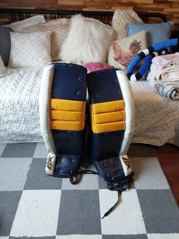 Brian's Pro Stock Zero G Leg Pads / Jambières - 35"+2" in Hockey in City of Montréal