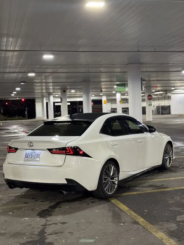 2014 Lexus IS in Cars & Trucks in City of Toronto - Image 5