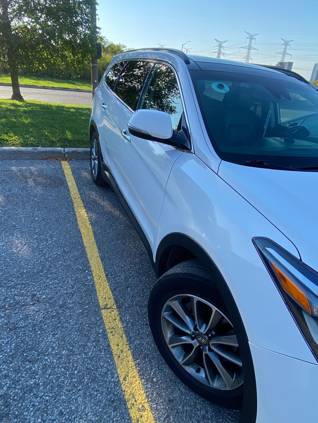 2019 Hyundai santa fe  in Cars & Trucks in City of Toronto - Image 3
