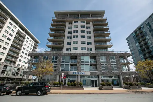2-Bedroom plus Den, 2-Bathroom pet (cat & dog) friendly condo at 31 Kings Wharf for rent as of April...
