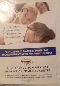 INNOFORM  Waterproof Zippered Vinyl Mattress Protector