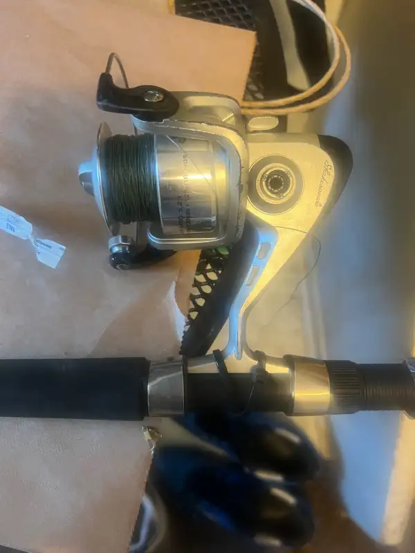 fishing rod and reel in Other in Ottawa - Image 8