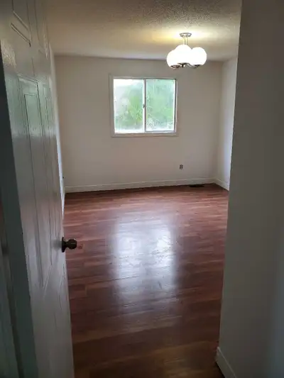 Offering room for rent $500 shared or $650 private room. Please call or text 5195730029 to setup vie...