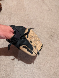Baseball / softball gloves