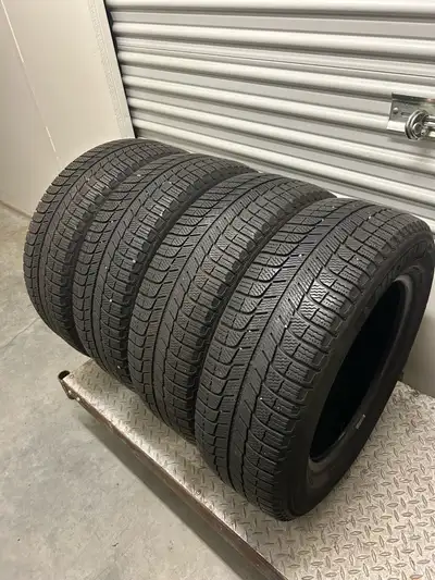 Selling a set of 4 Michelin Tires 205/65/16 for $220 pickup 1775 main st north Vancouver or $20 deli...