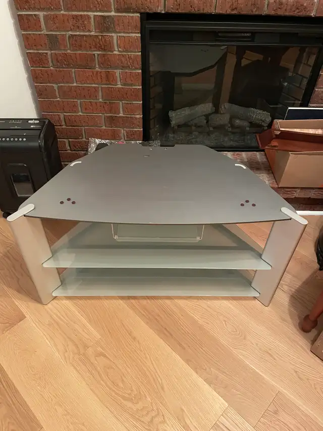 Meuble télé in TV Tables & Entertainment Units in City of Montréal - Image 3