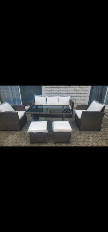 Wricker patio set for 7 people. in Patio & Garden Furniture in Mississauga / Peel Region - Image 3